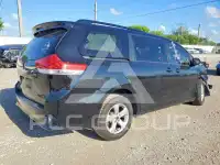 2011 Toyota SIENNA фото