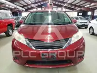 2011 Toyota SIENNA photo