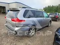2011 Toyota SIENNA фото