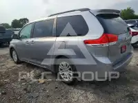 2011 Toyota SIENNA фото