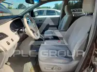 2011 Toyota SIENNA photo