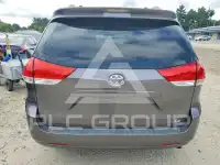 2011 Toyota SIENNA фото