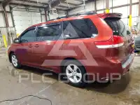 2011 Toyota SIENNA photo