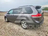 2011 Toyota SIENNA фото