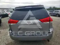 2011 Toyota SIENNA photo