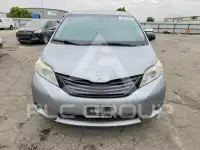 2011 Toyota SIENNA фото