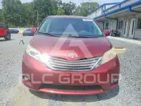 2011 Toyota SIENNA фото