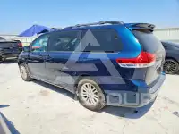 2011 Toyota SIENNA фото