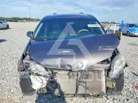 2011 Toyota SIENNA photo