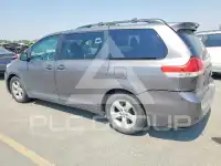 2011 Toyota SIENNA фото