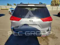 2011 Toyota SIENNA фото