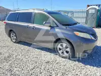 2011 Toyota SIENNA photo