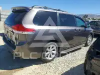 2011 Toyota SIENNA photo