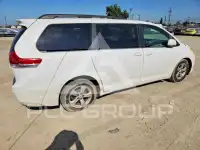 2011 Toyota SIENNA photo
