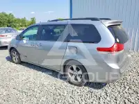 2011 Toyota SIENNA фото