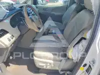 2011 Toyota SIENNA фото