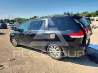2011 Toyota SIENNA фото