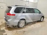 2011 Toyota SIENNA фото