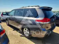 2011 Toyota SIENNA photo