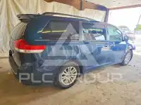 2011 Toyota SIENNA фото