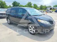 2011 Toyota SIENNA фото