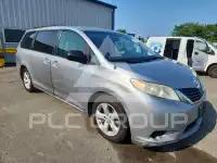 2011 Toyota SIENNA photo
