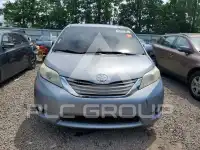 2011 Toyota SIENNA фото