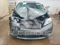 2011 Toyota SIENNA photo