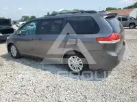 2011 Toyota SIENNA photo