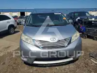 2011 Toyota SIENNA фото