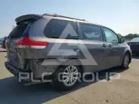 2011 Toyota SIENNA фото
