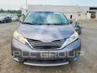 2011 Toyota SIENNA фото
