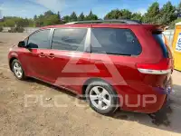2011 Toyota SIENNA фото