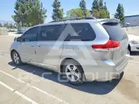 2011 Toyota SIENNA фото