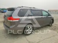 2011 Toyota SIENNA photo