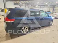 2011 Toyota SIENNA фото