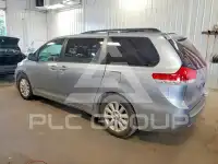 2011 Toyota SIENNA photo