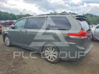 2011 Toyota SIENNA photo