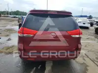 2011 Toyota SIENNA фото