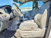 2011 Toyota SIENNA фото