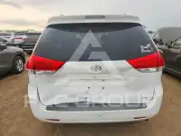 2011 Toyota SIENNA фото
