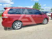2011 Toyota SIENNA photo
