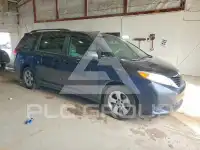 2011 Toyota SIENNA фото