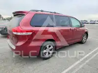 2011 Toyota SIENNA фото