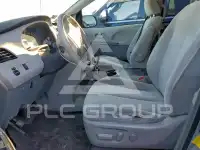 2011 Toyota SIENNA фото