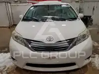 2011 Toyota SIENNA фото