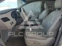 2011 Toyota SIENNA фото