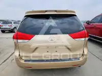 2011 Toyota SIENNA фото