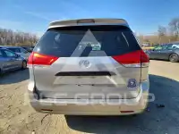 2011 Toyota SIENNA фото