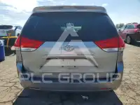 2011 Toyota SIENNA photo